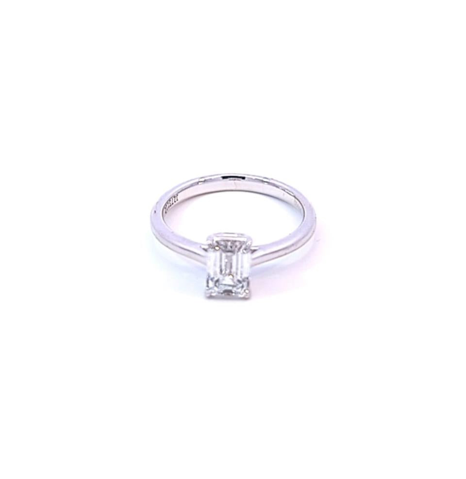 Solitaire ring