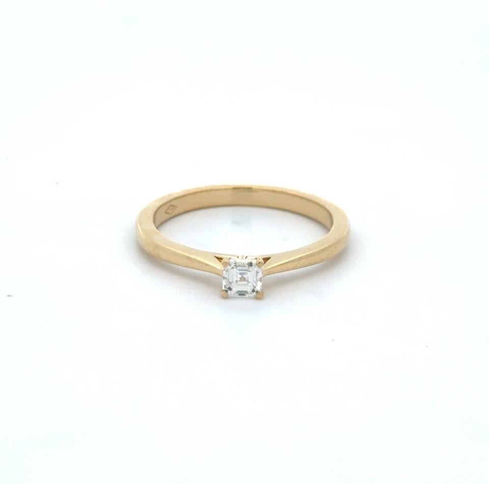 Solitaire ring
