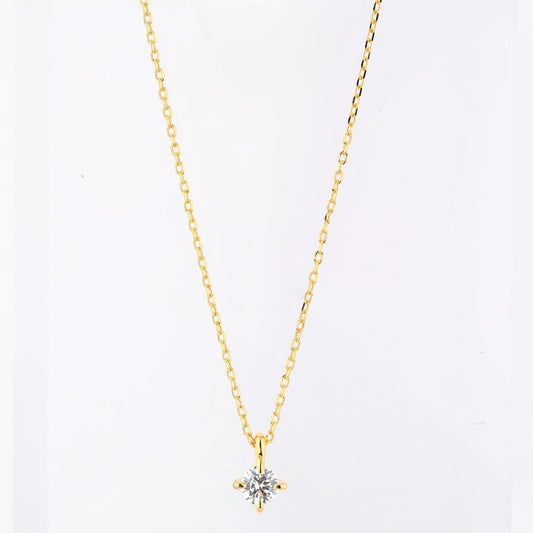 Delicate round pendant