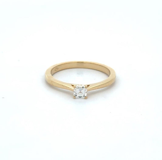 Solitaire ring